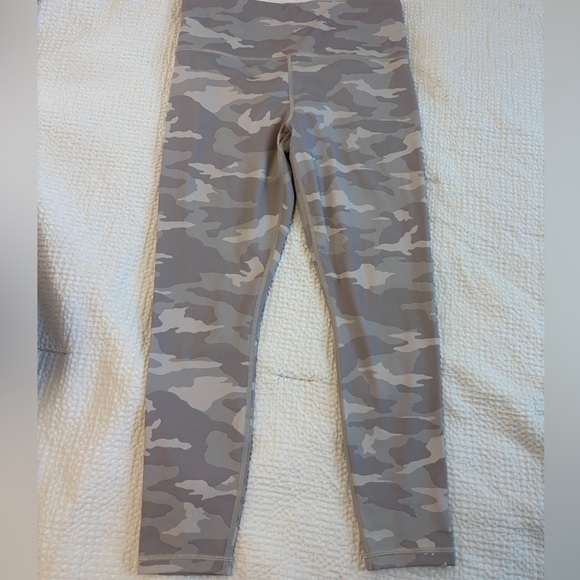 Athleta elation 7/8 tight camo medium - Picture 2 of 9